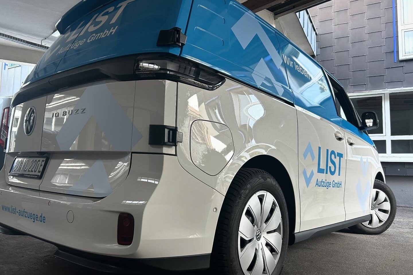 486CAE41-8272-4EEE-9A63-58E42F18C342